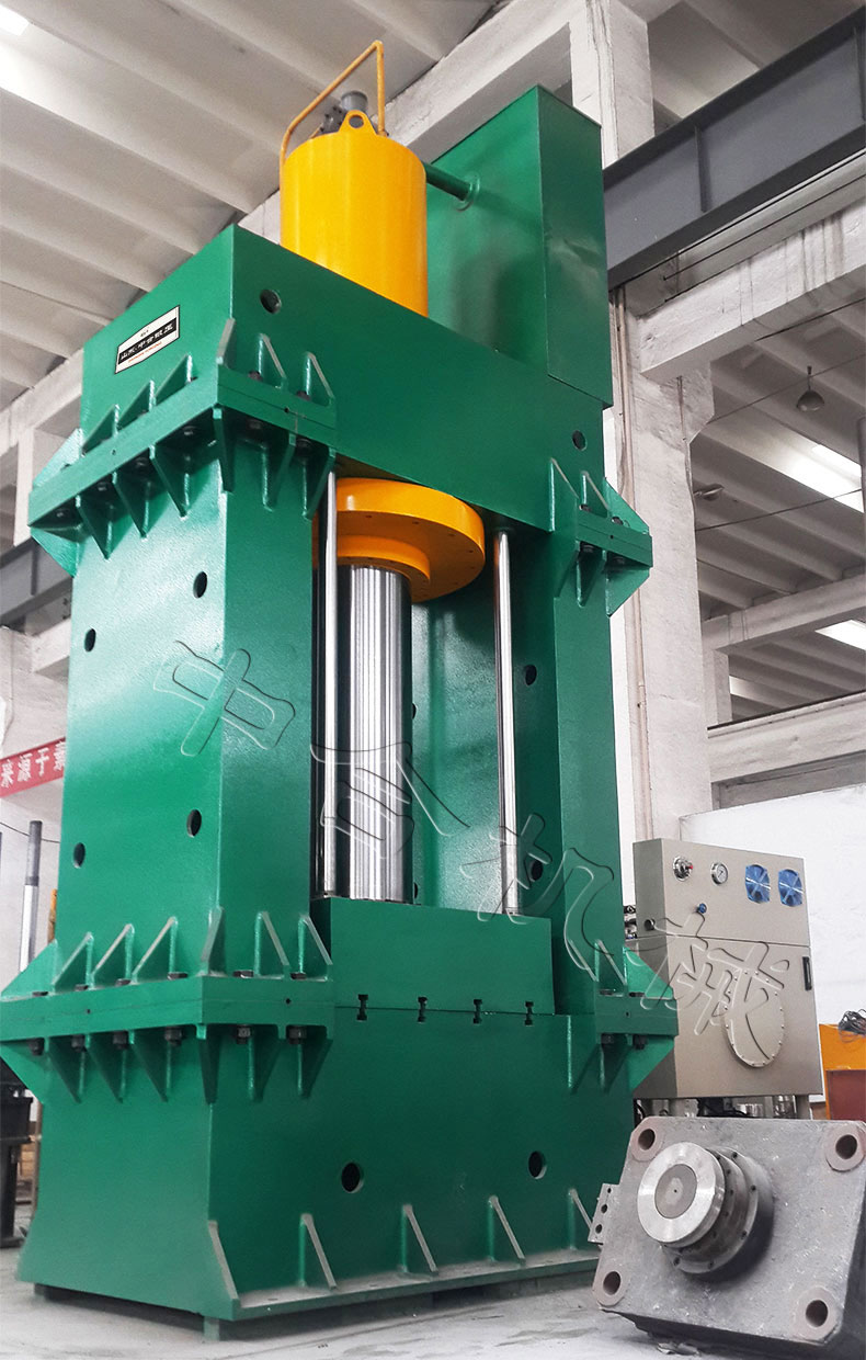 630噸龍門液壓機(jī)(圖2) 630噸龍門液壓機(jī)(圖2)