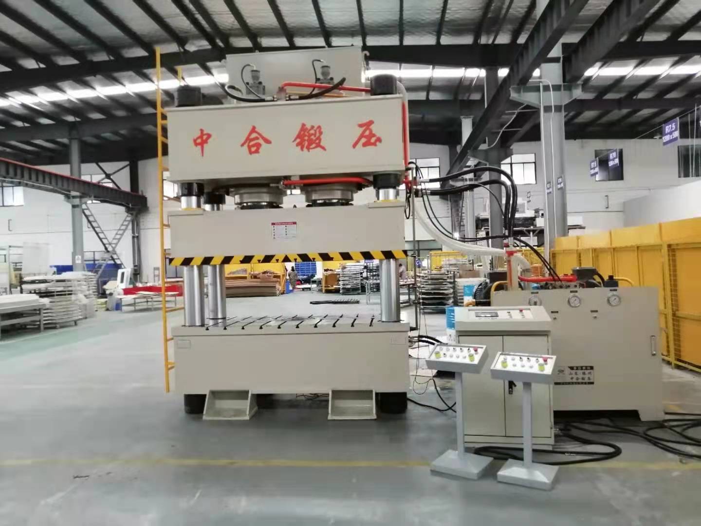 汽車配件生產(chǎn)設備—800噸四柱液壓機