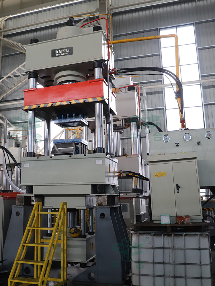 500噸不銹鋼水槽液壓機(jī)試機(jī)成功.jpg 500噸不銹鋼水槽液壓機(jī)試機(jī)成功.jpg