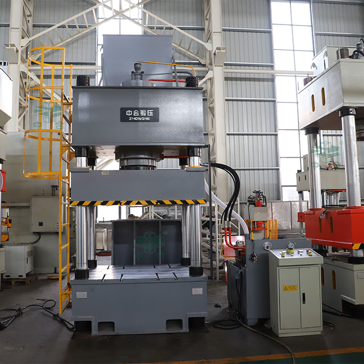 500噸四柱液壓機(jī)車間實(shí)物.jpg 500噸四柱液壓機(jī)車間實(shí)物.jpg