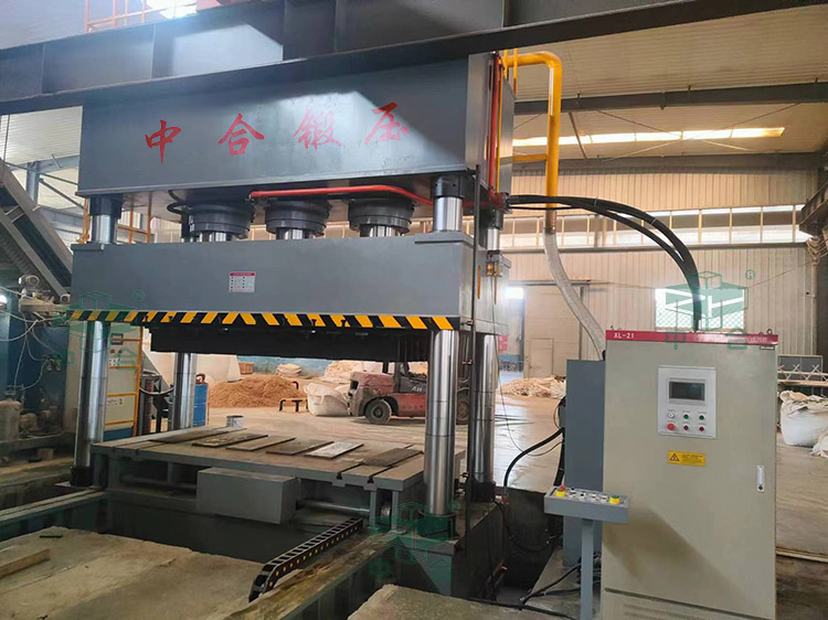 1200噸四柱液壓機 1200噸四柱液壓機