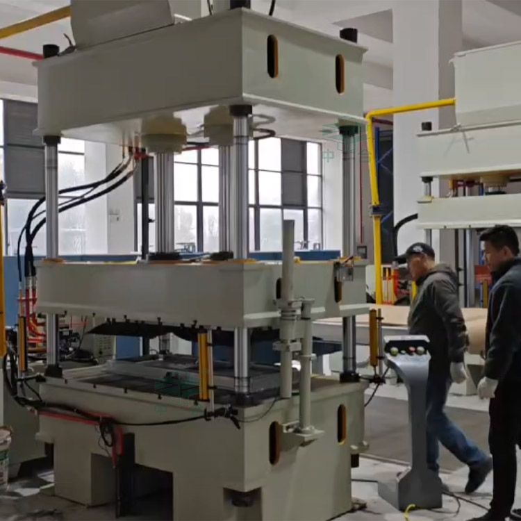 120噸四柱液壓機加工汽車地墊 120噸四柱液壓機加工汽車地墊