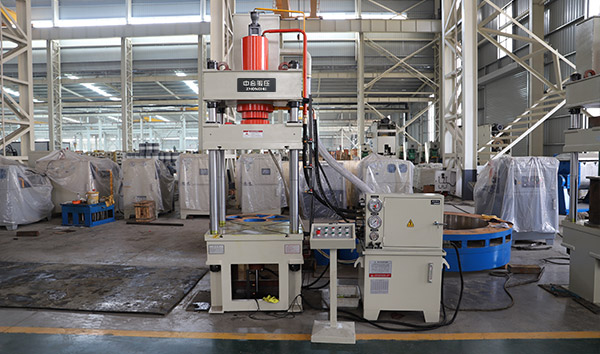 100噸四柱液壓機有多重？