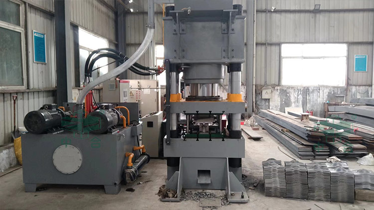 500噸四柱液壓機(jī)(錨桿托盤(pán)液壓機(jī)).jpg 500噸四柱液壓機(jī)(錨桿托盤(pán)液壓機(jī)).jpg