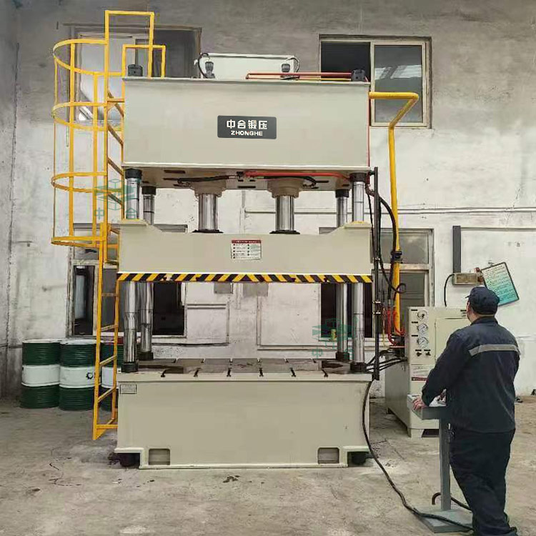 200噸雙缸四柱液壓機(jī)客戶現(xiàn)場(chǎng) 200噸雙缸四柱液壓機(jī)客戶現(xiàn)場(chǎng)