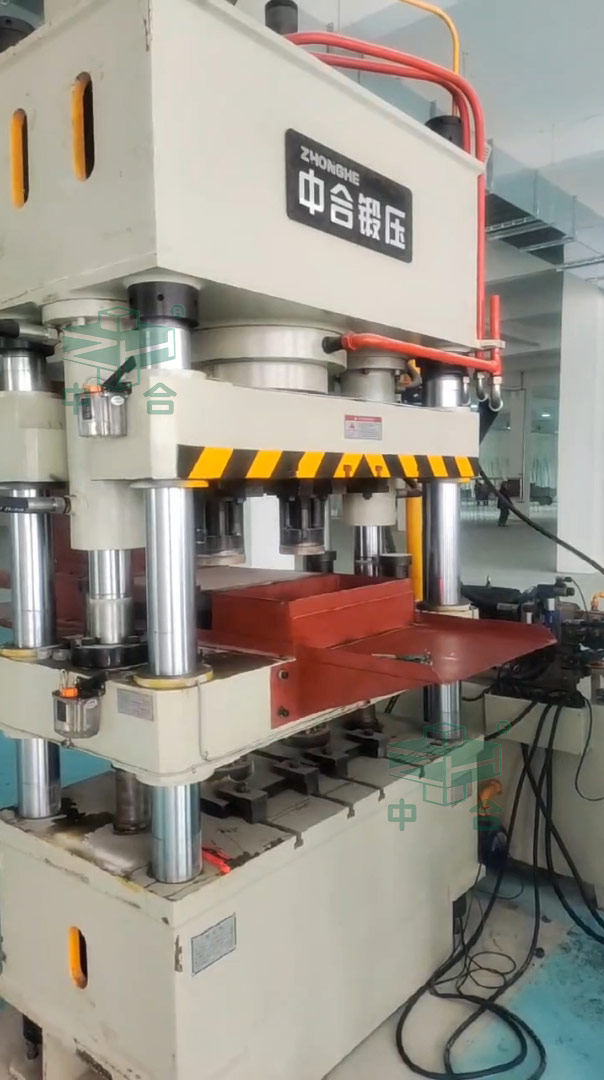 250噸全自動(dòng)粉末成型液壓機(jī)試機(jī).jpg 250噸全自動(dòng)粉末成型液壓機(jī)試機(jī).jpg