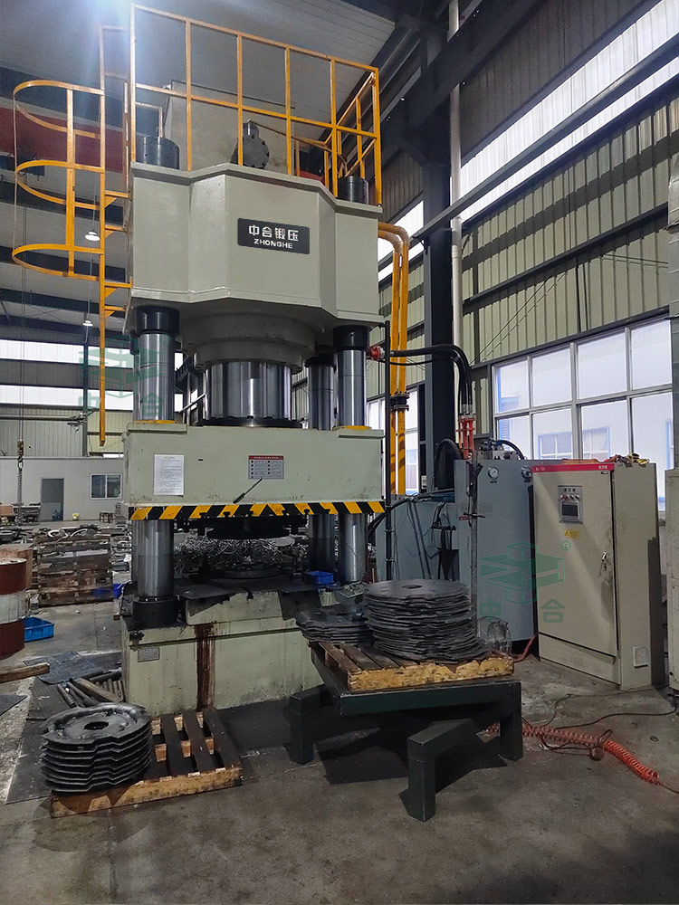 1000噸汽車離合器片專用液壓機(jī) 1000噸汽車離合器片專用液壓機(jī)