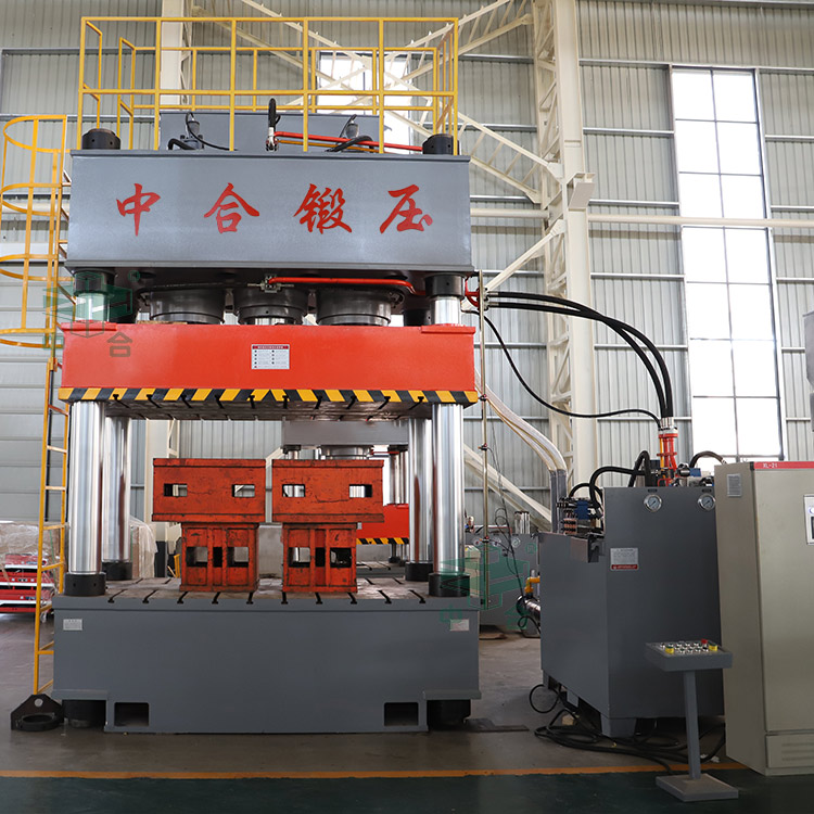 1200噸四柱液壓機車間展示.jpg 1200噸四柱液壓機車間展示.jpg