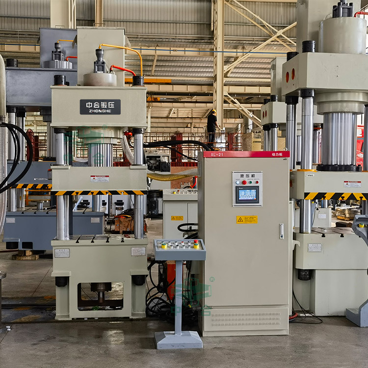 150噸四柱液壓機(jī).jpg 150噸四柱液壓機(jī).jpg