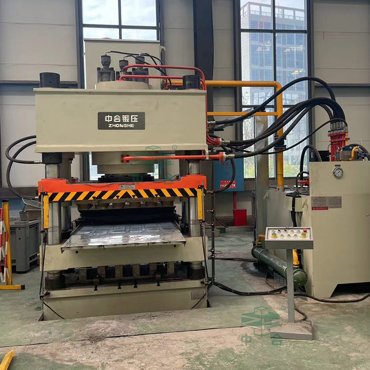 全自動粉末成型液壓機(jī)(四梁四柱液壓機(jī)).jpg 全自動粉末成型液壓機(jī)(四梁四柱液壓機(jī)).jpg