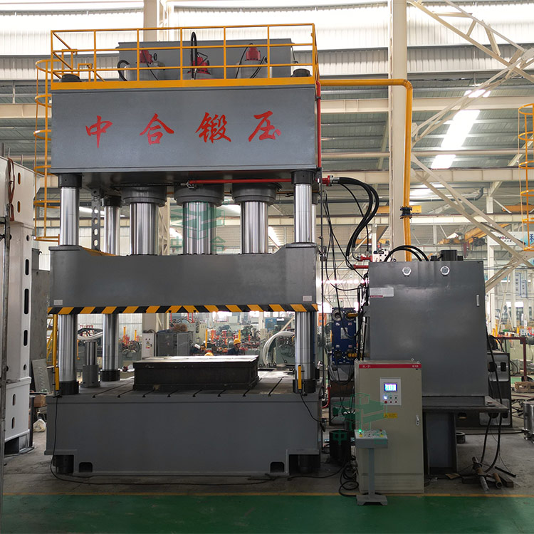 2000噸四柱液壓機(jī)(復(fù)合材料液壓機(jī)).jpg 2000噸四柱液壓機(jī)(復(fù)合材料液壓機(jī)).jpg