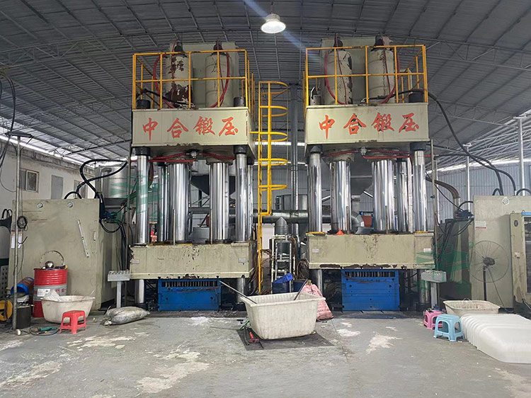 1000噸塑料建筑模殼成型液壓機(jī).jpg 1000噸塑料建筑模殼成型液壓機(jī).jpg