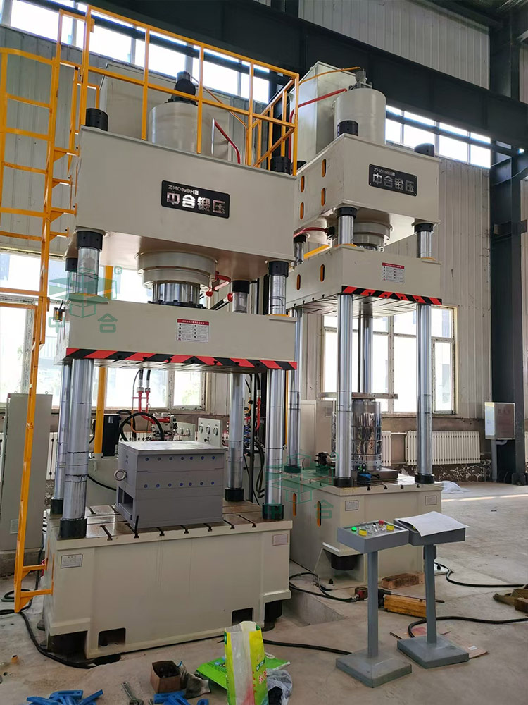 400噸伺服四柱液壓機(jī)(右).jpg 400噸伺服四柱液壓機(jī)(右).jpg