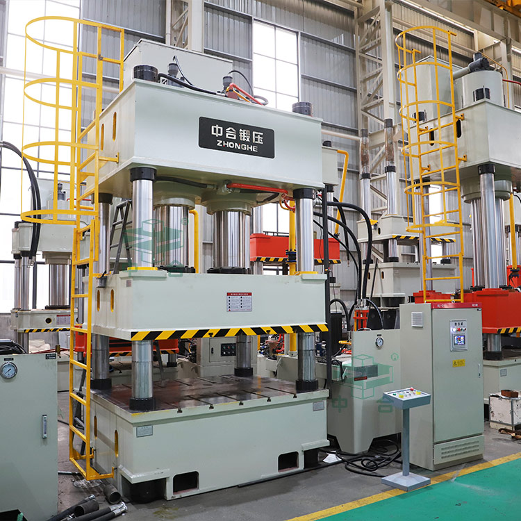 630噸復(fù)合材料成型液壓機(jī).jpg 630噸復(fù)合材料成型液壓機(jī).jpg