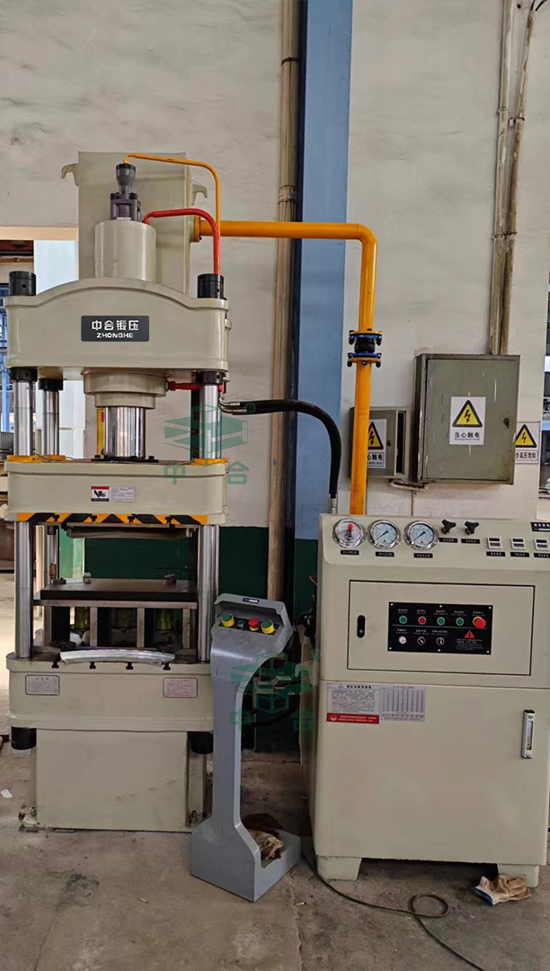 100噸四柱液壓機(jī).jpg 100噸四柱液壓機(jī).jpg