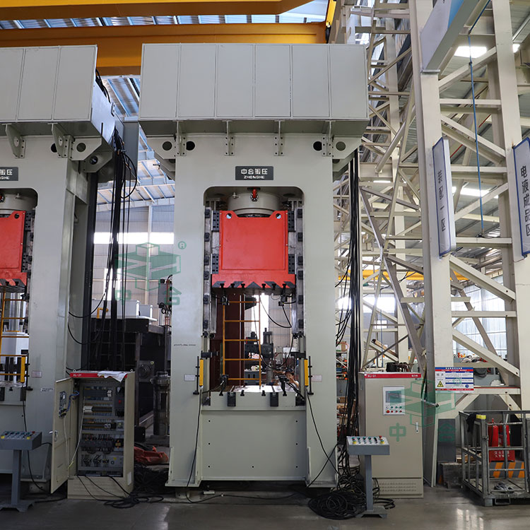 630噸框架式液壓機(jī).jpg 630噸框架式液壓機(jī).jpg