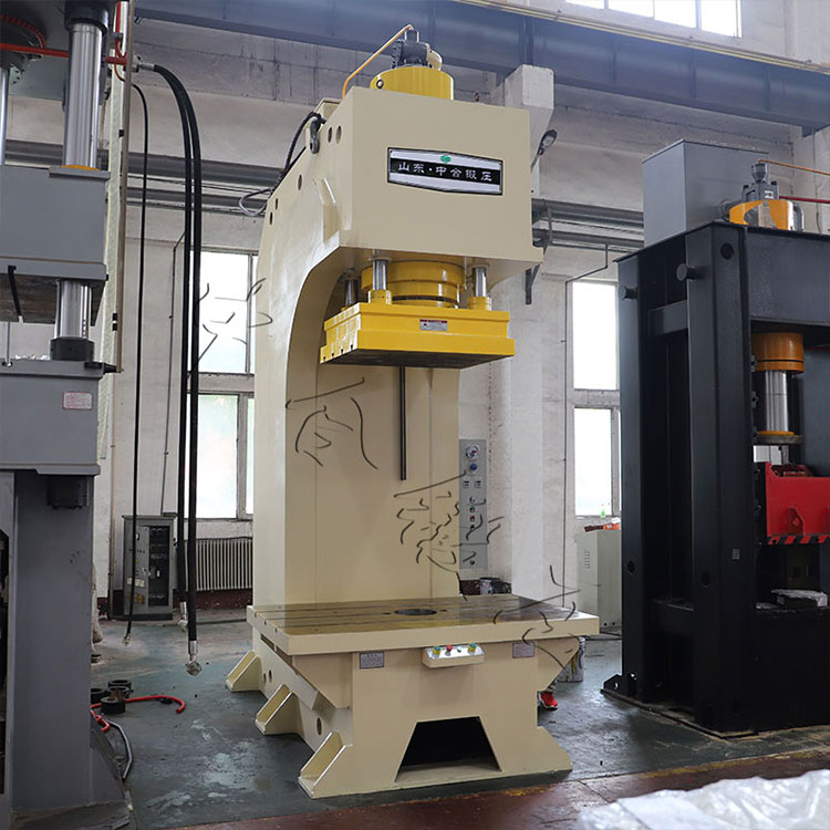 500噸單柱液壓機(jī).jpg 500噸單柱液壓機(jī).jpg