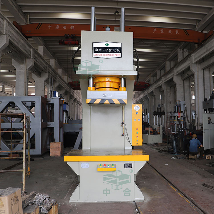 315噸單柱液壓機(jī).jpg 315噸單柱液壓機(jī).jpg