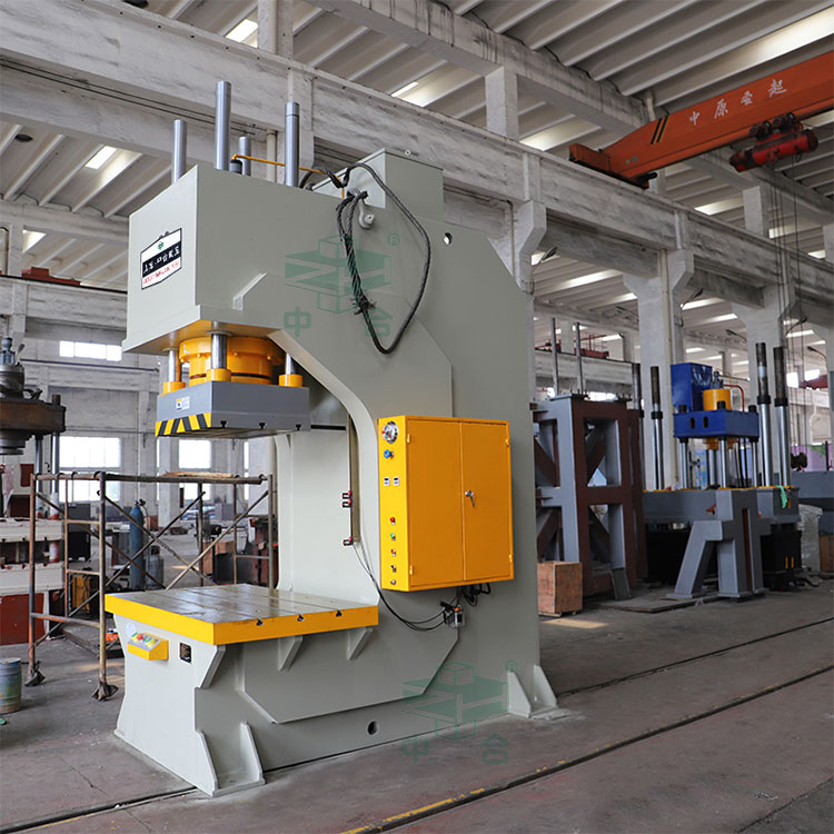 315噸C型液壓機(jī).jpg 315噸C型液壓機(jī).jpg