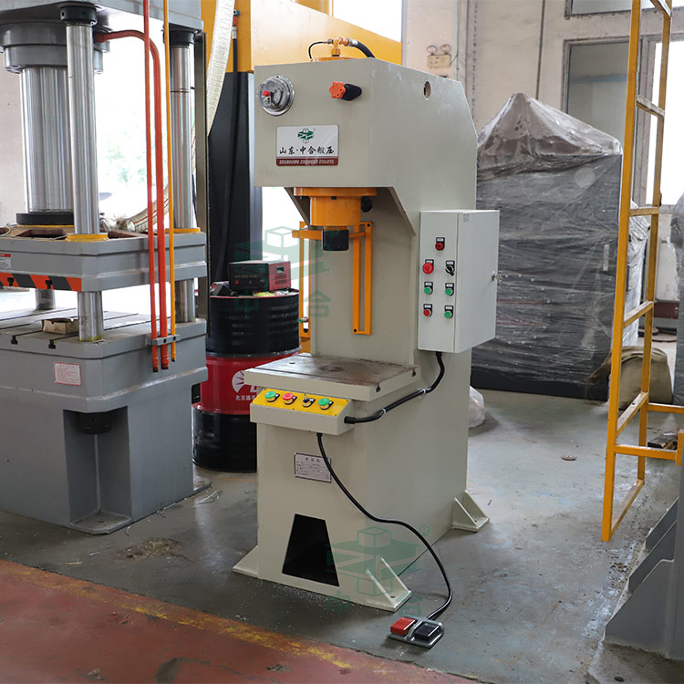 40噸單臂液壓機(jī).jpg 40噸單臂液壓機(jī).jpg