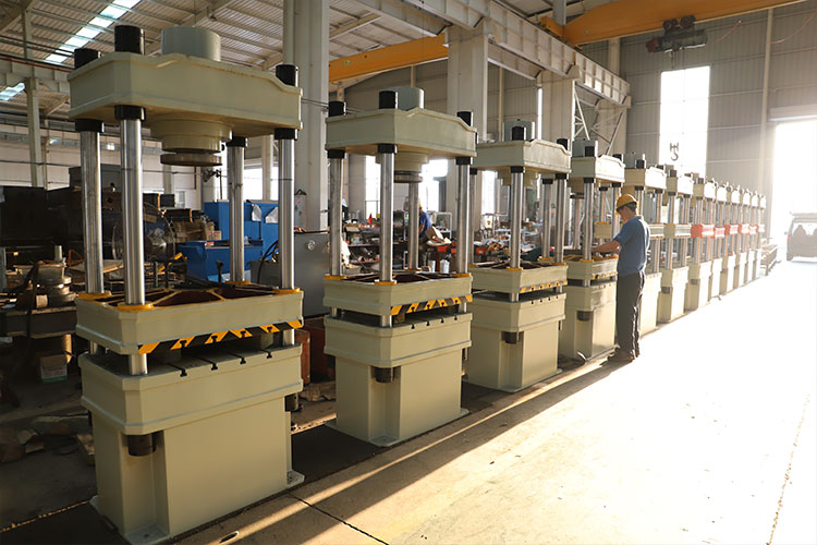 液壓機(jī).jpg 液壓機(jī).jpg