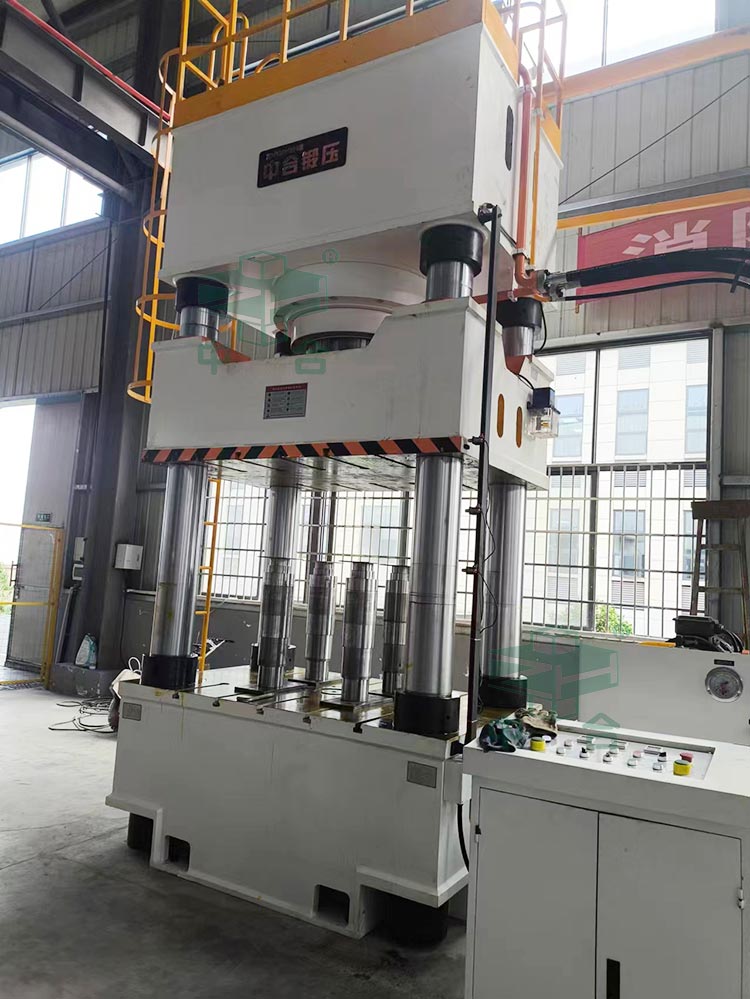 1000噸四柱液壓機安裝完成.jpg 1000噸四柱液壓機安裝完成.jpg