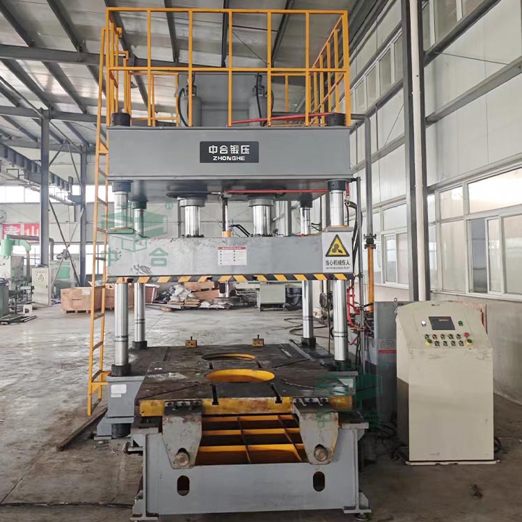 160噸輪胎模具試驗(yàn)機(jī)客戶現(xiàn)場.jpg 160噸輪胎模具試驗(yàn)機(jī)客戶現(xiàn)場.jpg