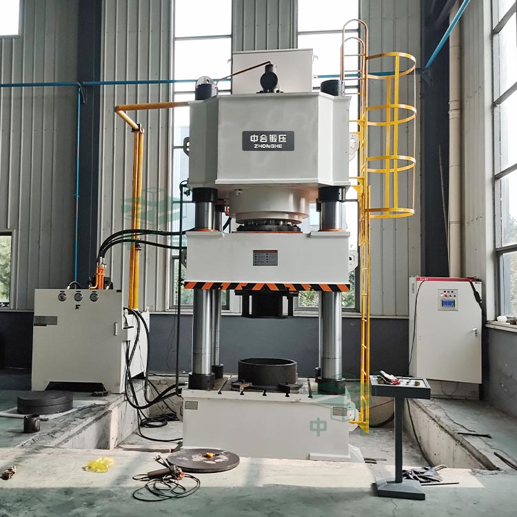 1000噸四柱液壓機(jī)客戶現(xiàn)場.jpg 1000噸四柱液壓機(jī)客戶現(xiàn)場.jpg