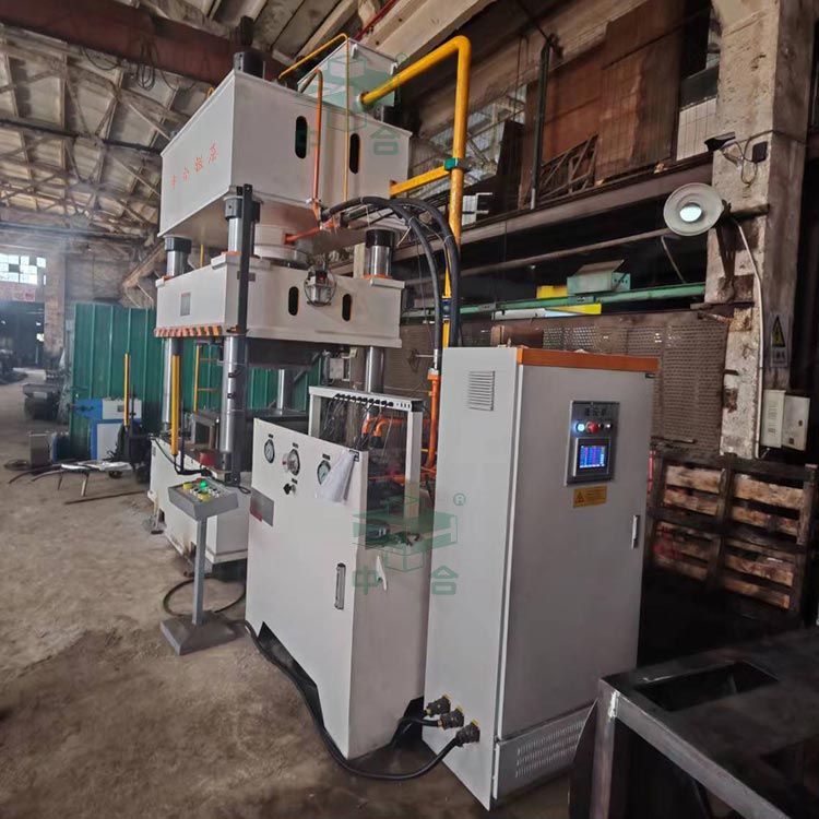 315噸伺服四柱液壓機(jī).jpg 315噸伺服四柱液壓機(jī).jpg