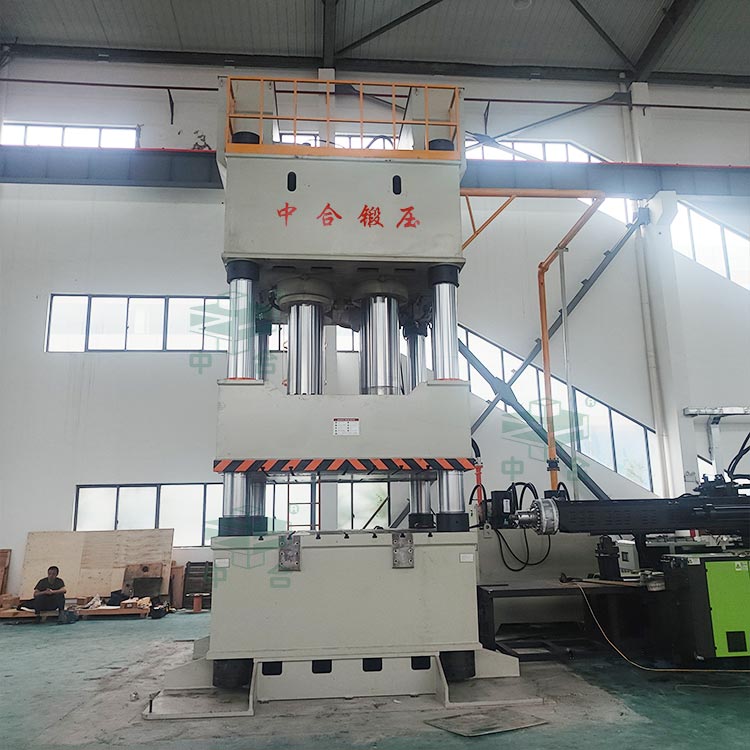 2000噸汽車配件成型液壓機(jī)現(xiàn)場調(diào)試 2000噸汽車配件成型液壓機(jī)現(xiàn)場調(diào)試