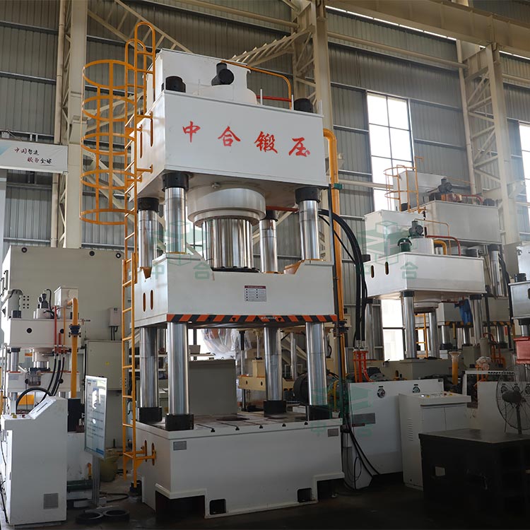 1000噸活性炭擠壓液壓機.jpg 1000噸活性炭擠壓液壓機.jpg