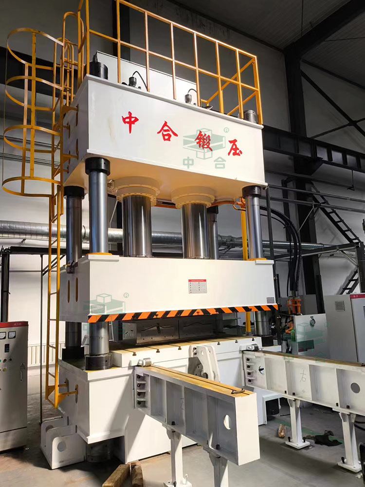 800噸三梁四柱液壓機(jī)帶移動(dòng)工作臺(tái).jpg 800噸三梁四柱液壓機(jī)帶移動(dòng)工作臺(tái).jpg