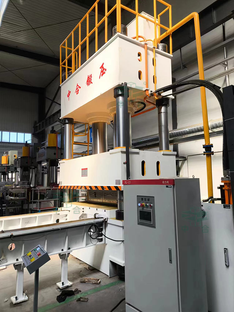 800噸三梁四柱液壓機(jī).jpg 800噸三梁四柱液壓機(jī).jpg