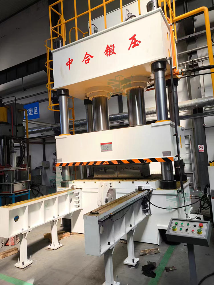 800噸復(fù)合材料成型液壓機(jī).jpg 800噸復(fù)合材料成型液壓機(jī).jpg