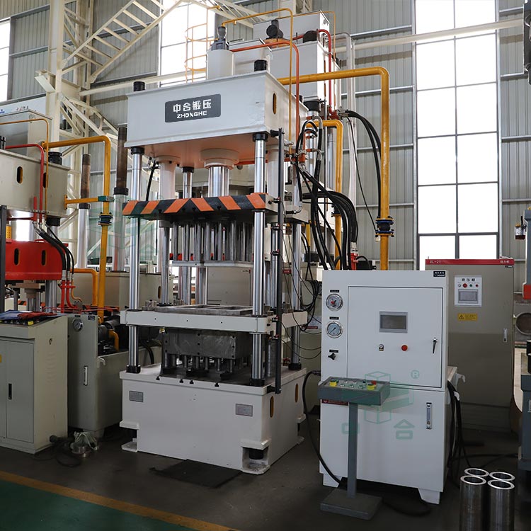 100噸粉末成型液壓機車間調(diào)試.jpg 100噸粉末成型液壓機車間調(diào)試.jpg