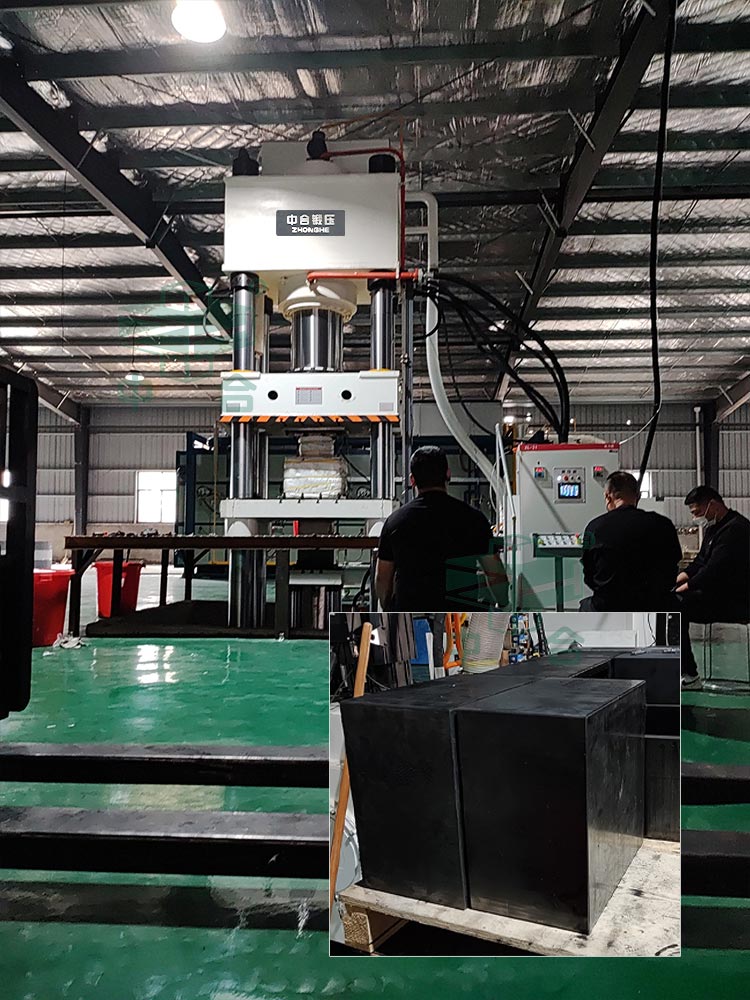 800噸石墨匣缽液壓機(jī).jpg 800噸石墨匣缽液壓機(jī).jpg