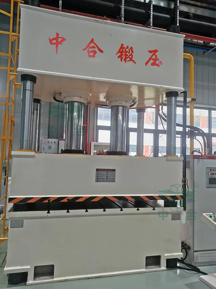 400噸三梁四柱液壓機(jī).jpg 400噸三梁四柱液壓機(jī).jpg