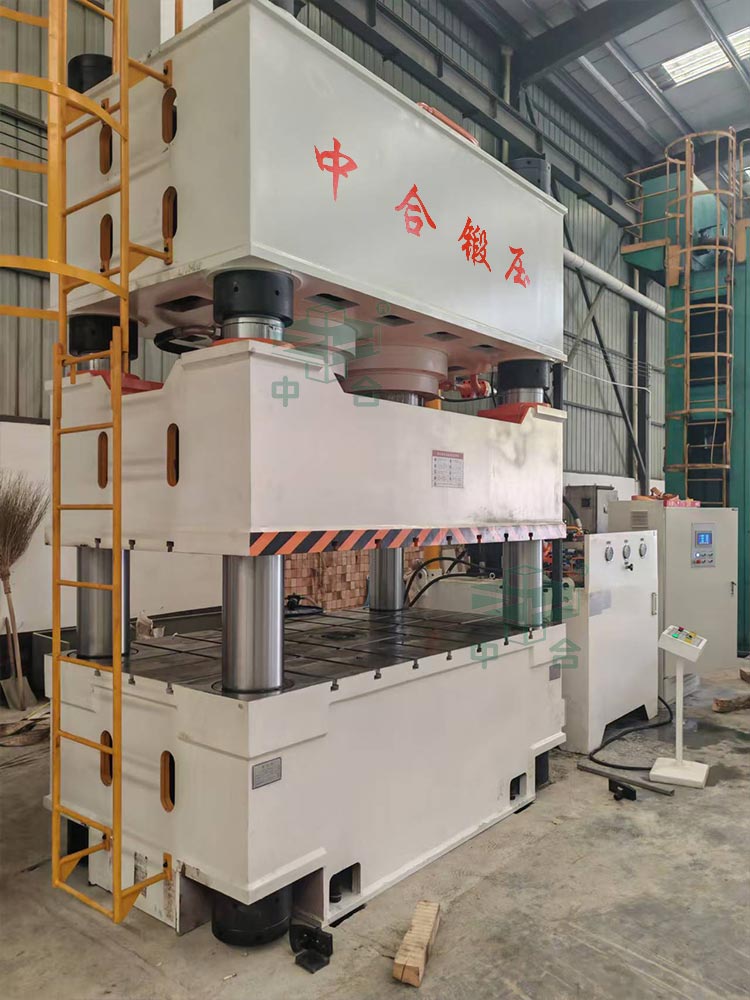 1000噸汽車配件拉伸液壓機(jī)客戶現(xiàn)場 1000噸汽車配件拉伸液壓機(jī)客戶現(xiàn)場