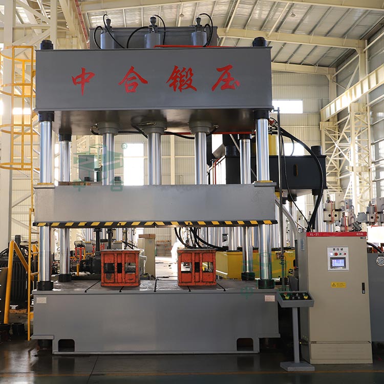 315噸汽車內(nèi)飾件液壓機車間實物.jpg 315噸汽車內(nèi)飾件液壓機車間實物.jpg