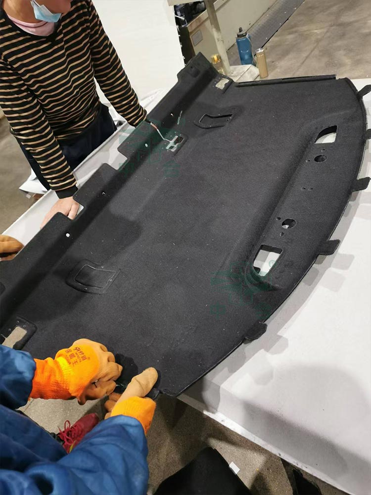 汽車內(nèi)飾件(后平臺(tái)蓋板).jpg 汽車內(nèi)飾件(后平臺(tái)蓋板).jpg