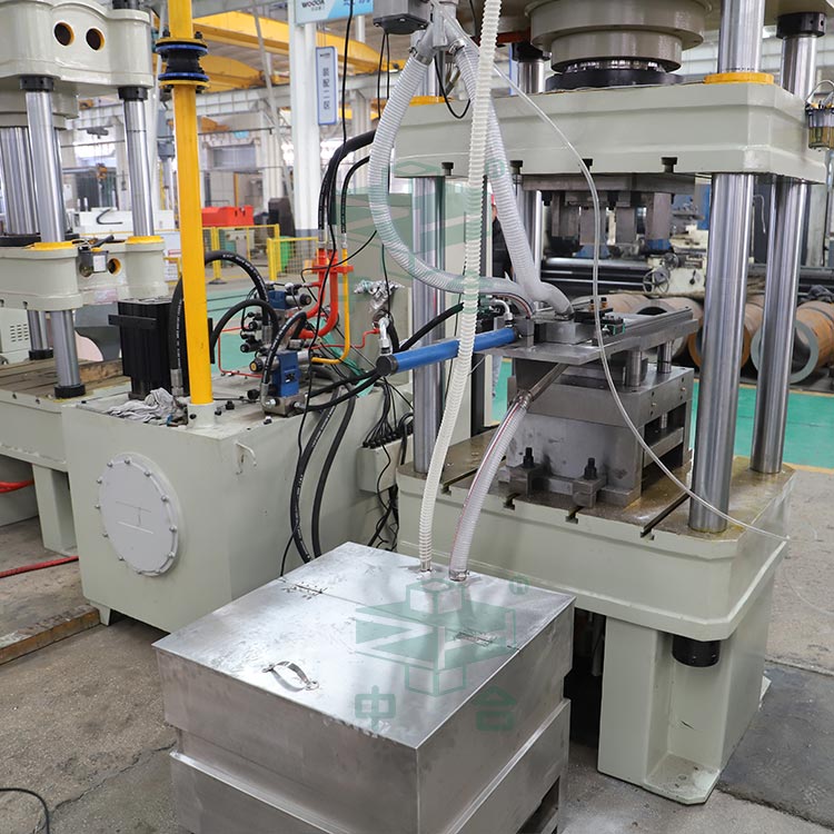 200噸陶瓷防彈片成型液壓機細(xì)節(jié).jpg 200噸陶瓷防彈片成型液壓機細(xì)節(jié).jpg