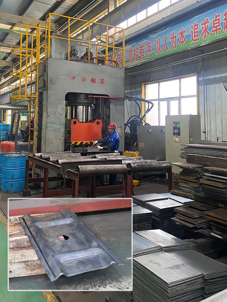 800T框架式錨桿托盤液壓機(jī)現(xiàn)場(chǎng).jpg 800T框架式錨桿托盤液壓機(jī)現(xiàn)場(chǎng).jpg