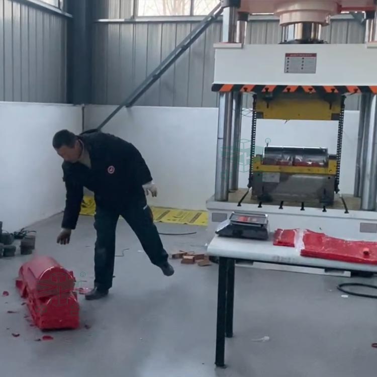 電纜線(xiàn)保護(hù)殼.jpg 電纜線(xiàn)保護(hù)殼.jpg