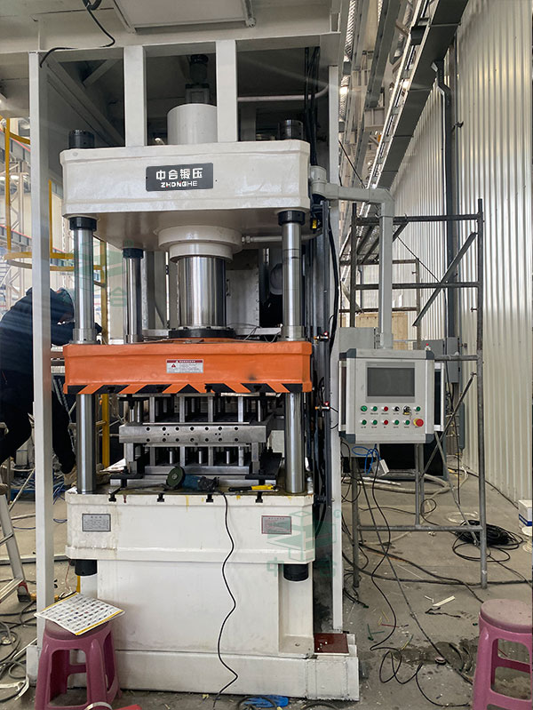 200噸三梁四柱液壓機.jpg 200噸三梁四柱液壓機.jpg