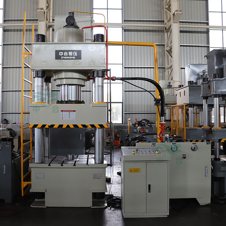 500噸四柱液壓機(jī).jpg 500噸四柱液壓機(jī).jpg