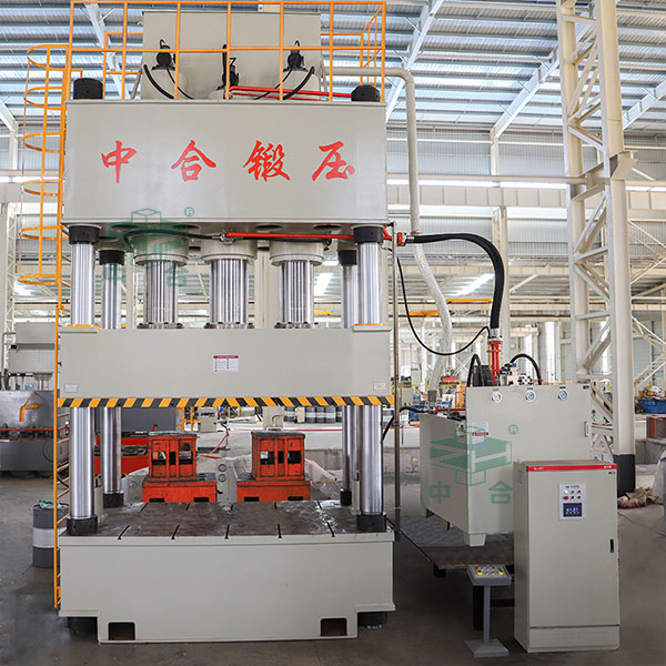 1500噸四柱液壓機.jpg 1500噸四柱液壓機.jpg