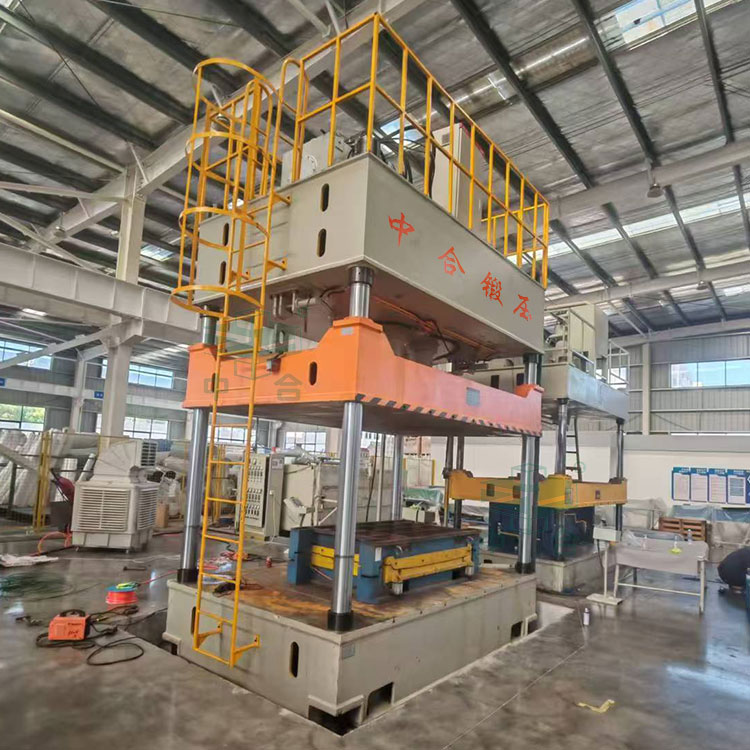 315噸三梁四柱液壓機安裝完成.jpg 315噸三梁四柱液壓機安裝完成.jpg