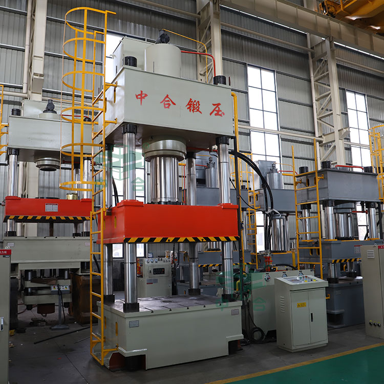 630噸油壓機(jī).jpg 630噸油壓機(jī).jpg