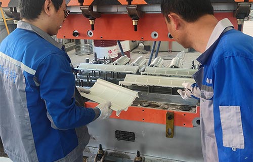 模壓仿古樹(shù)脂瓦需要多大噸位液壓機(jī)？