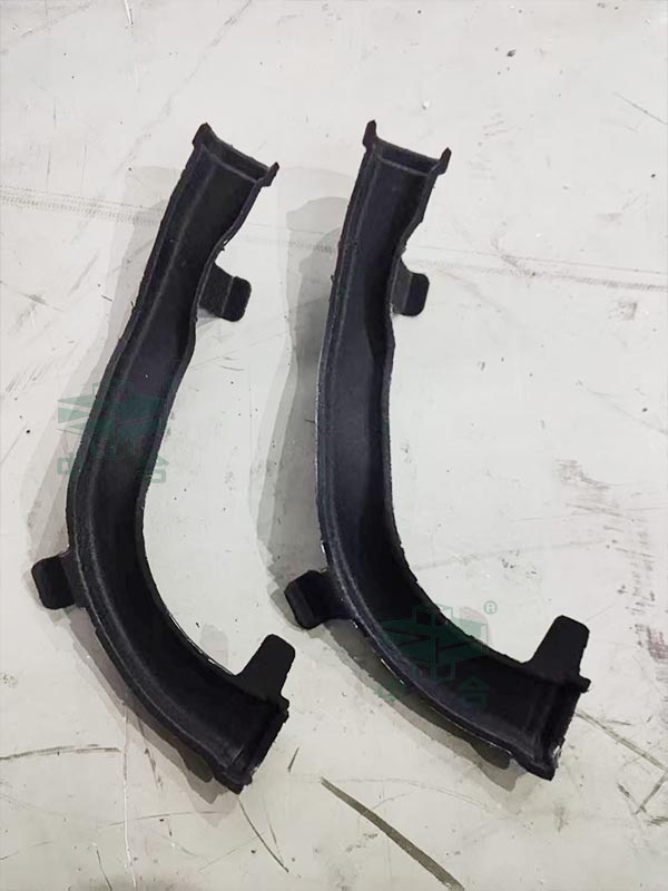 汽車風(fēng)管保護(hù)罩.jpg 汽車風(fēng)管保護(hù)罩.jpg